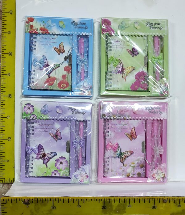 LIBRO DIARIO CON CANDADO CHICO 2 MARIPOSAS ART 1827           2850.00 $       25-11-24