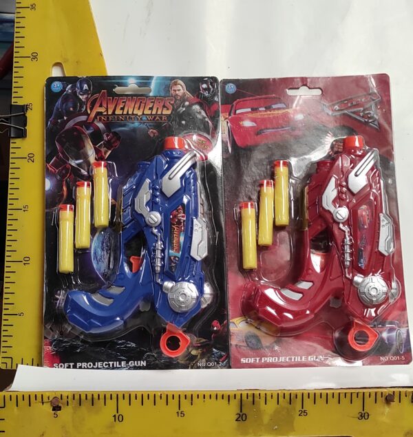 PISTOLA AVENGERS CON DARDOS Y PERSONAJES Q01-5      7-11-24
