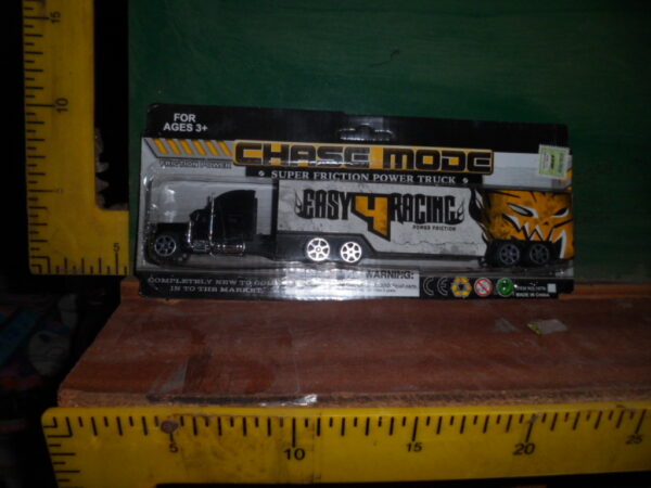 CAMION METALICO C/SEMI 25 CM 18027    2450.00 $    6-11-24