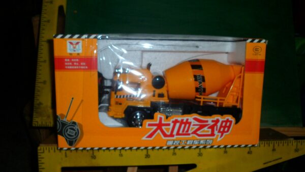 CAMION DE CONSTRUCCION A C/ REMOTO 8013   6-11-24