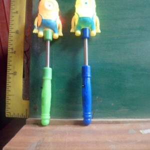 BARITA CON LUZ MINION 4-11-24