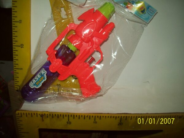 PISTOLA-AGUA-28-CM    7-11-24