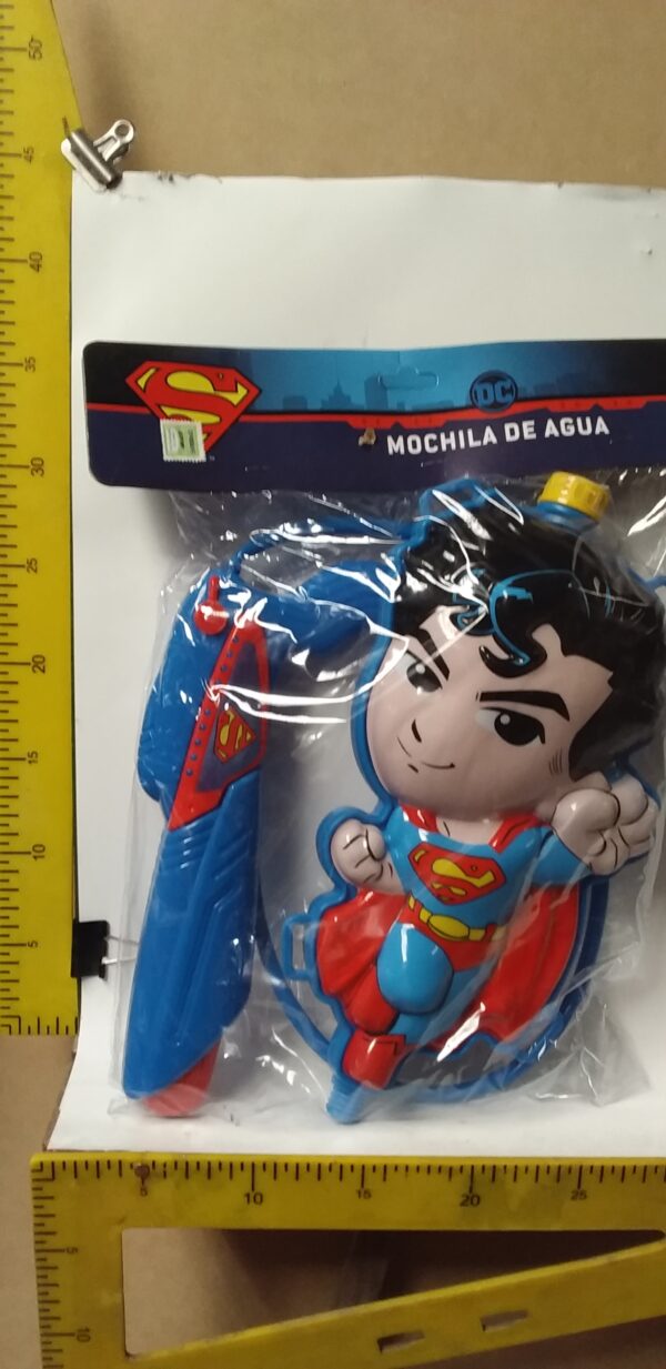PISTOLA AGUA MOCHILA  SUPERMAN ART 8126   7-11-24
