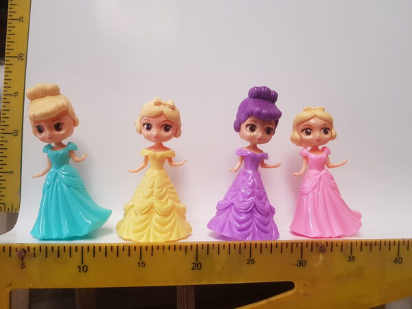 MUñEQUITA PLASTICA 15 CM 60283       1520.00$