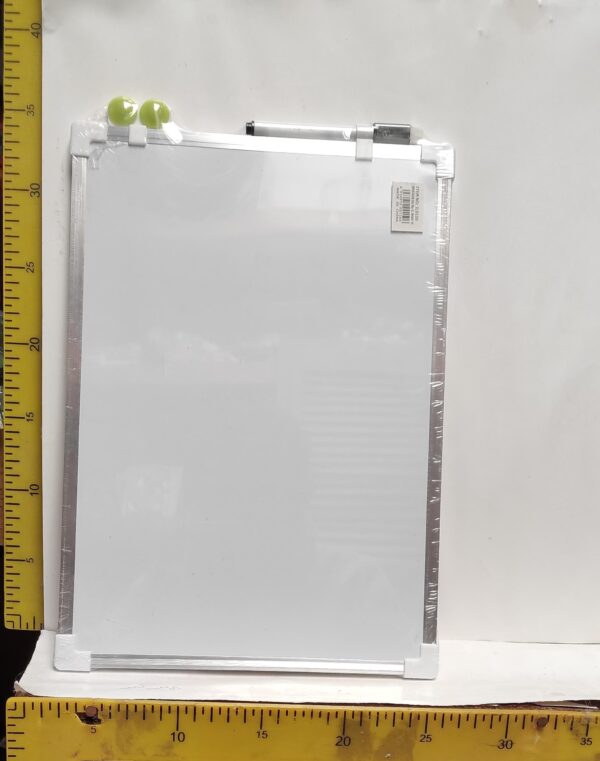 PIZARRA BCA MARCO COLOR 30 X 40      4900.00$