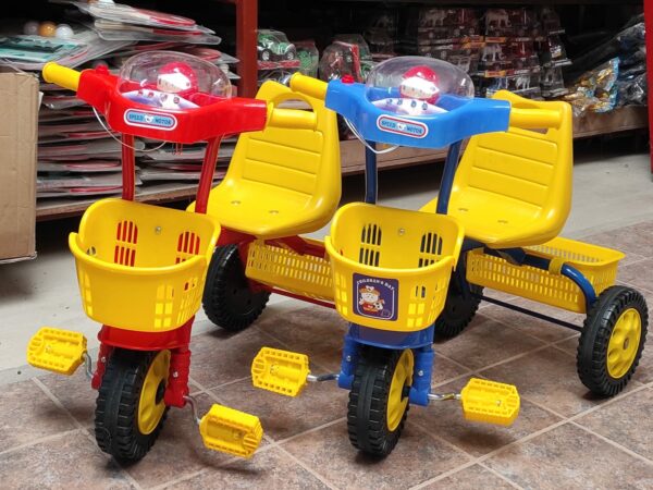 TRICICLO A PEDAL CON SONIDO         48500.00 $