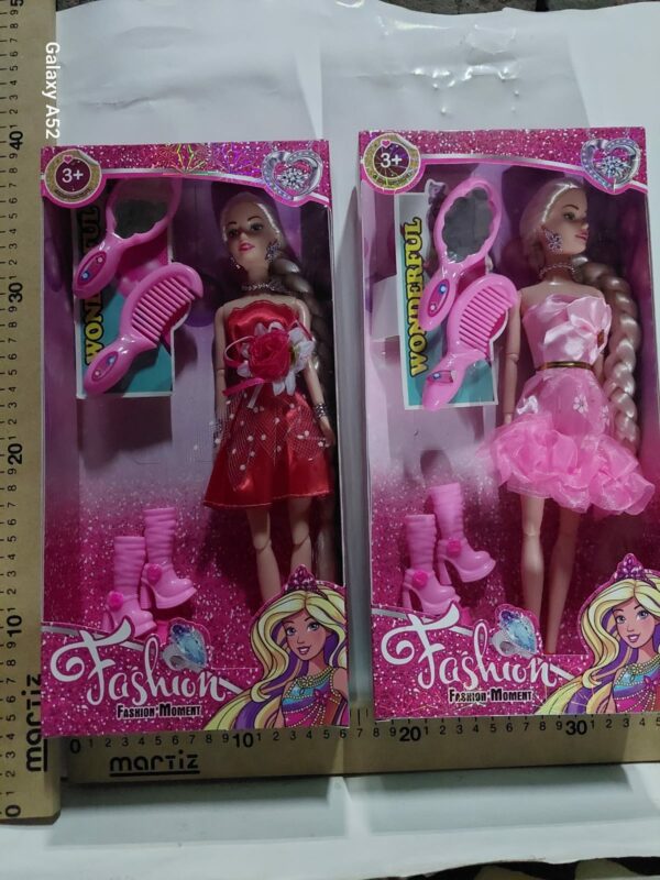 MUñECA FLACA GOMA C/PEINE FASHION  ART J001       7500.00.00$