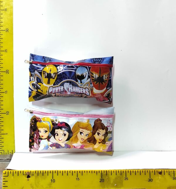 CARTUCHERA PLANA LAMINADA PERSONAJES 2-2-25