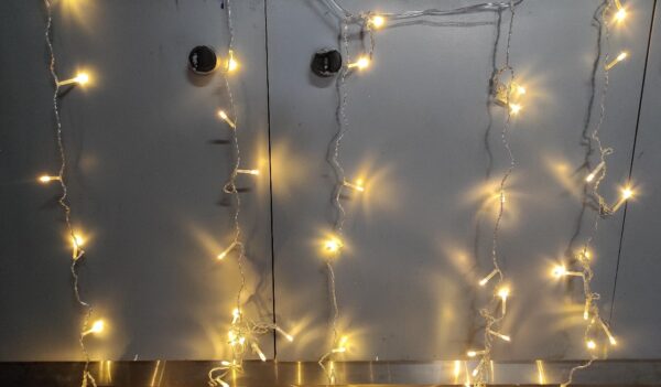 LLUVIA 1.5 MT X 1.5 MT  120 LUCES  COLORES SURT   5260.00 $ 17-11-24
