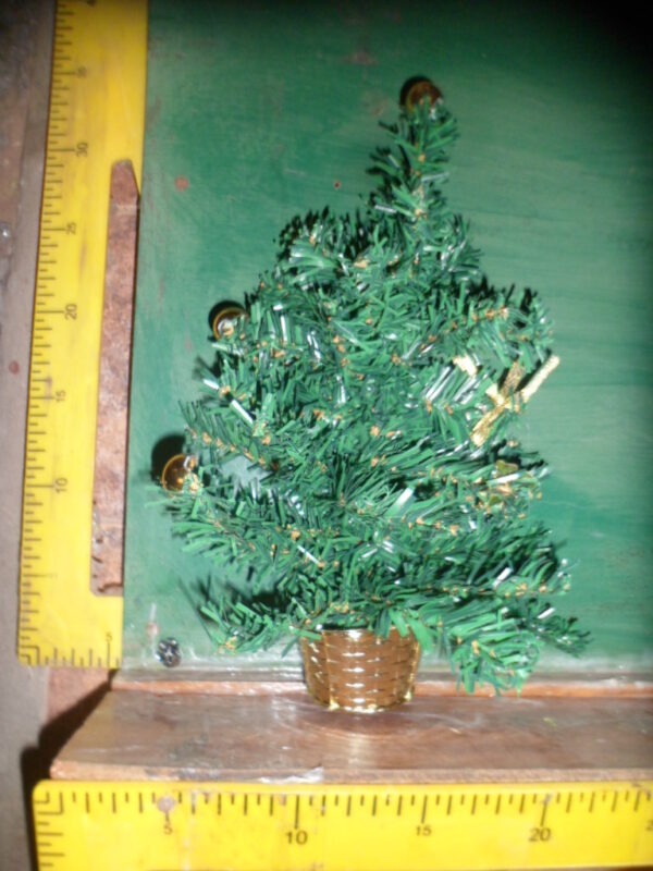 ARBOL ARMADO CON MASETA                2850.00 $