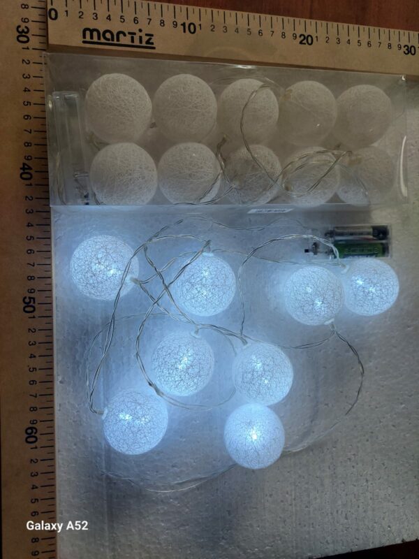 LUZ X 10 ESFERA N6CM BCA ENTELADAS A PILAS  2 AA     2490.00  $