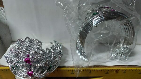 CORONITAS PLATEADAS COTILLON  29-12-24           390.00 $